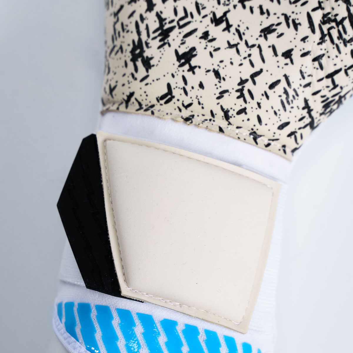 FM Cybertec Supergrip+ HN FM Cybertec Supergrip+ HN Torwarthandschuhe für Profi-Torhüter