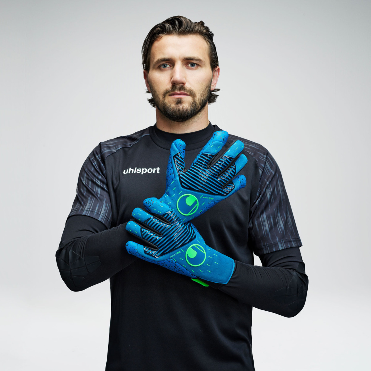 100366704_Reaction-Goalkeeper-Set_101127001_Speed-Contact-Aquagrip-HN_png1ufr2MaEmDFMf