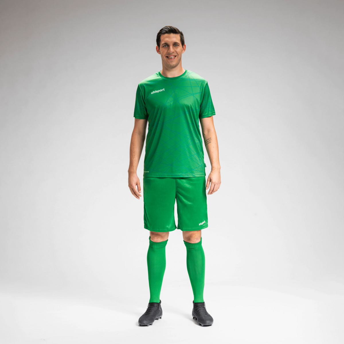 100529470_PREDICTION-TRIKOT_100334229_100330208_Matthias-Schmitz_01_pngJoQsiq0Xs0Kce