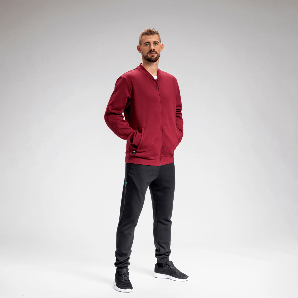 100529664_ID-COLLEGE-JACKET_100528801_100369401_100841001_David-Braig_02_pngwNlVpQpG1XGHw