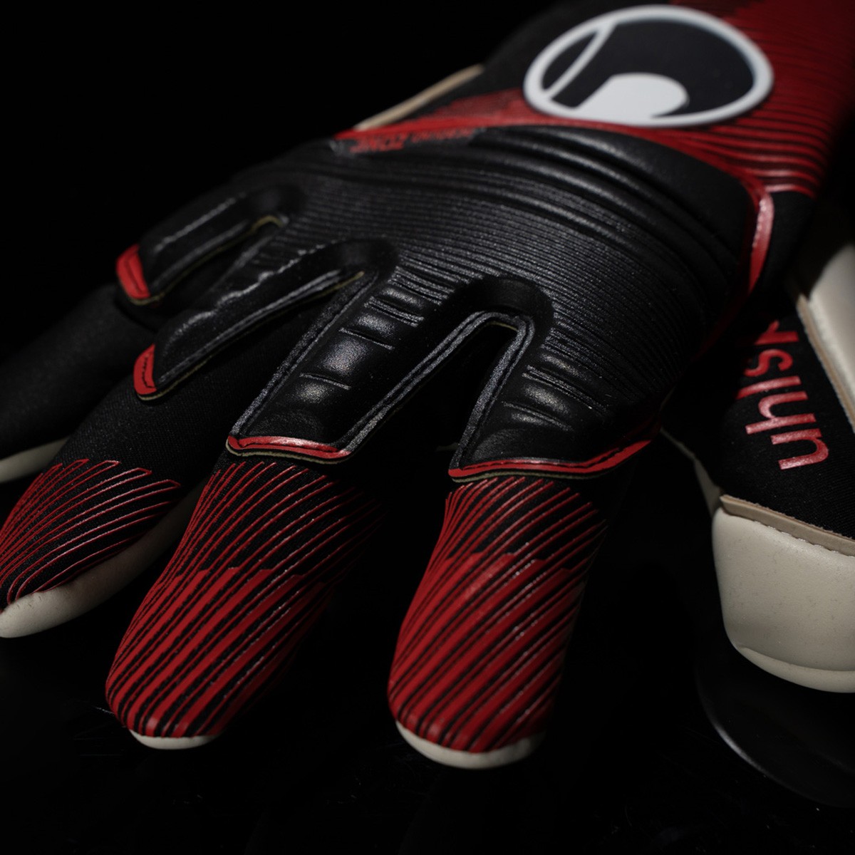 Powerline Absolutgrip Reflex Torwarthandschuhe Powerline Absolutgrip Reflex Torwarthandschuhe mit innovativem Reflex-Cut für maximalen Ballkontakt