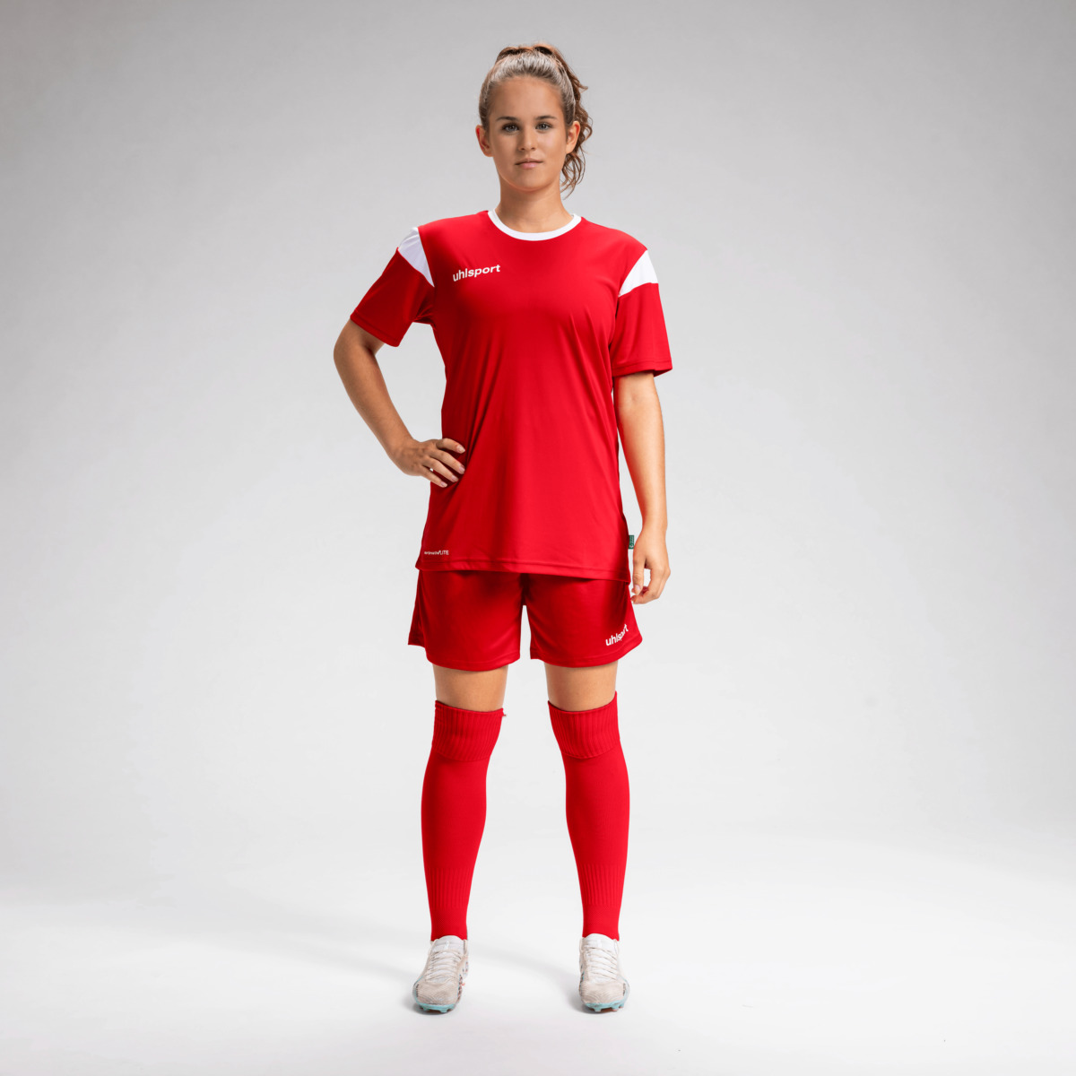100225361_SQUAD27-TRIKOT_100334202_100330201_Lena-Manz_01_png7V56awIZpagmG
