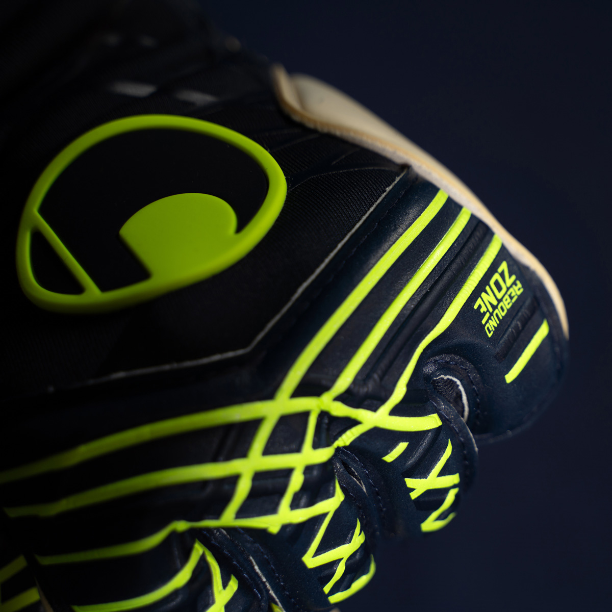 Prediction Absolutgrip SC Torwarthandschuhe Prediction Absolutgrip SC Torwarthandschuhe mit nahtlosem Seamless Cut für perfekte Passform