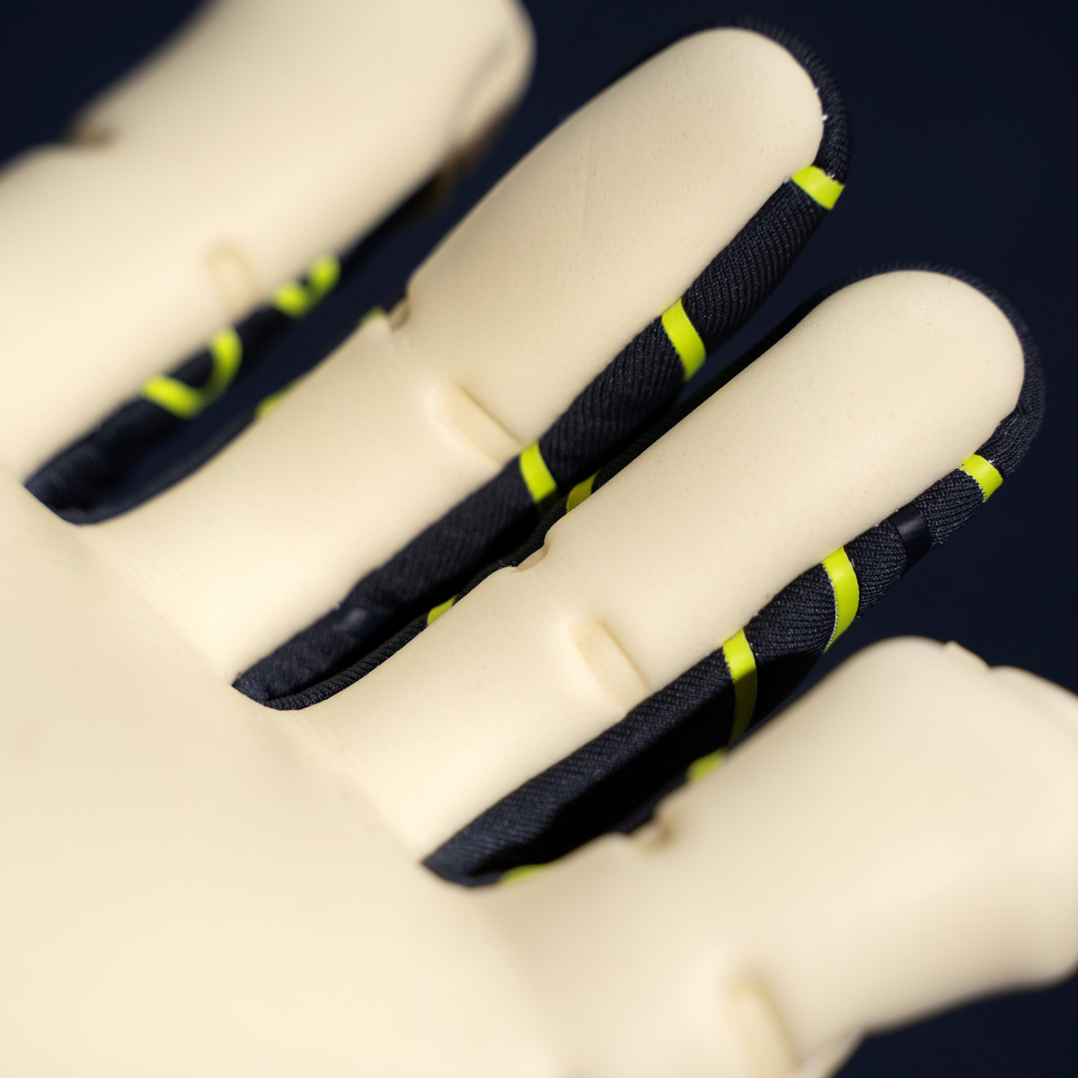 Prediction Absolutgrip SC Torwarthandschuhe Prediction Absolutgrip SC Torwarthandschuhe mit nahtlosem Seamless Cut für perfekte Passform