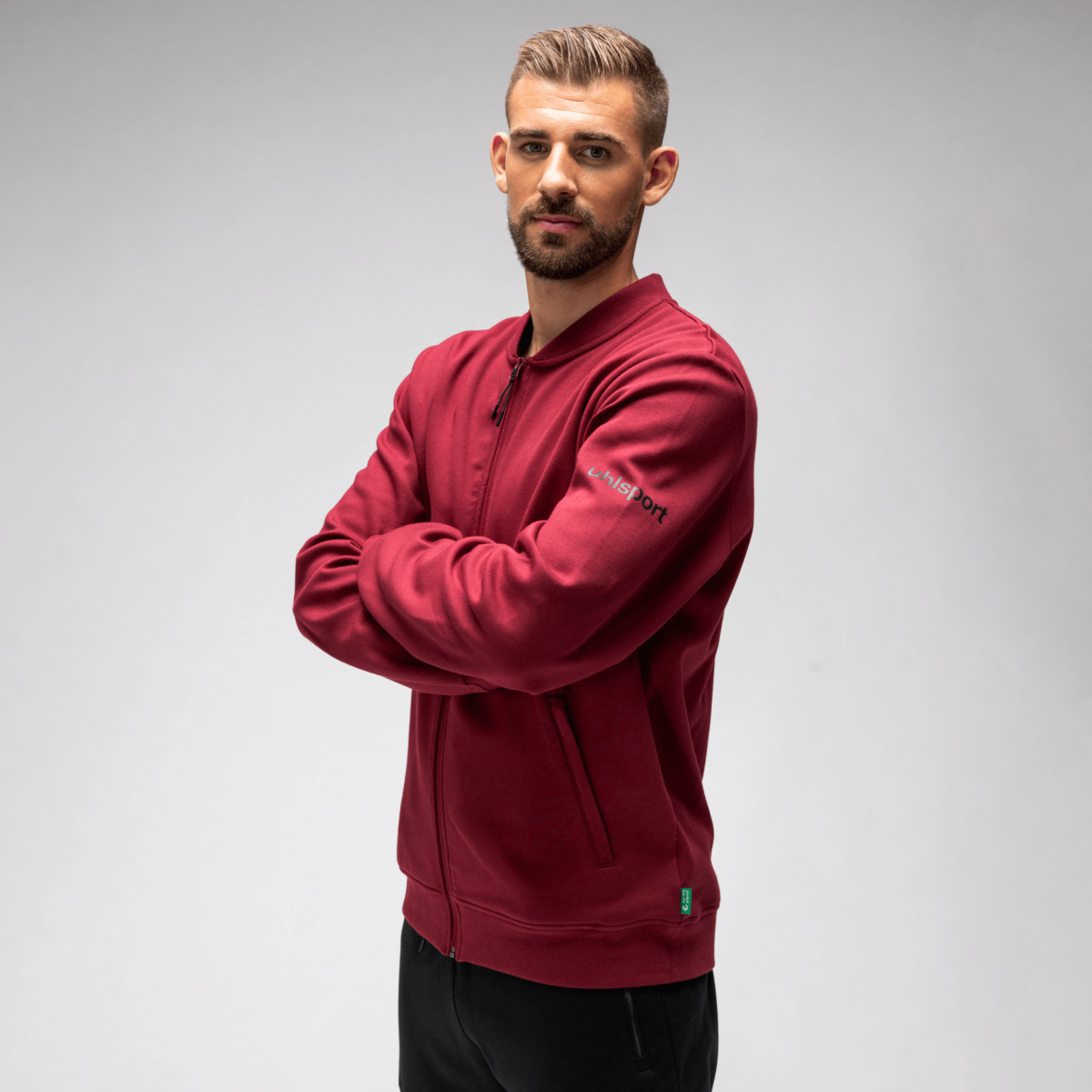 100529664_ID-COLLEGE-JACKET_100528801_100369401_100841001_David-Braig_04_pngGUzsv6BpbzYZz