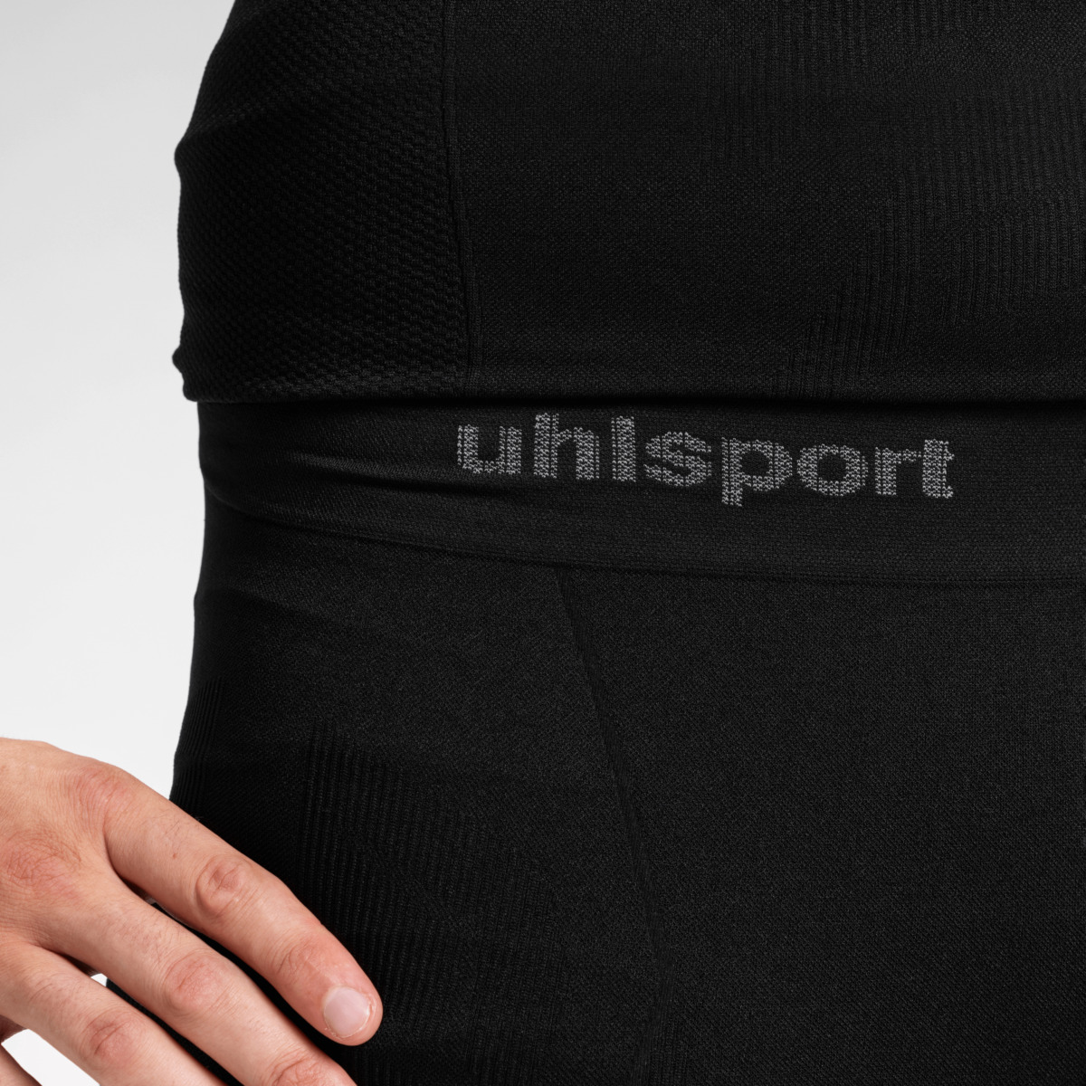 100226401_BASELAYER-TURTLENECK-PERFORMANCE-PRO_100226201_Matthias-Schmitz_03_pngrxVLu53WQnb7J detail.productImageAltText