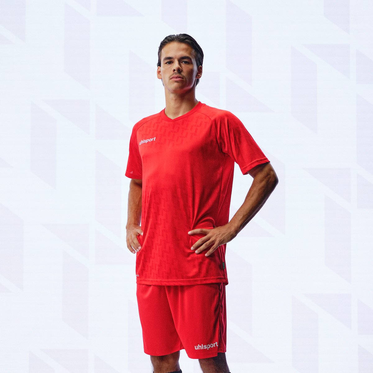 Division 28 Shirt Kurzarm Red Worn 01