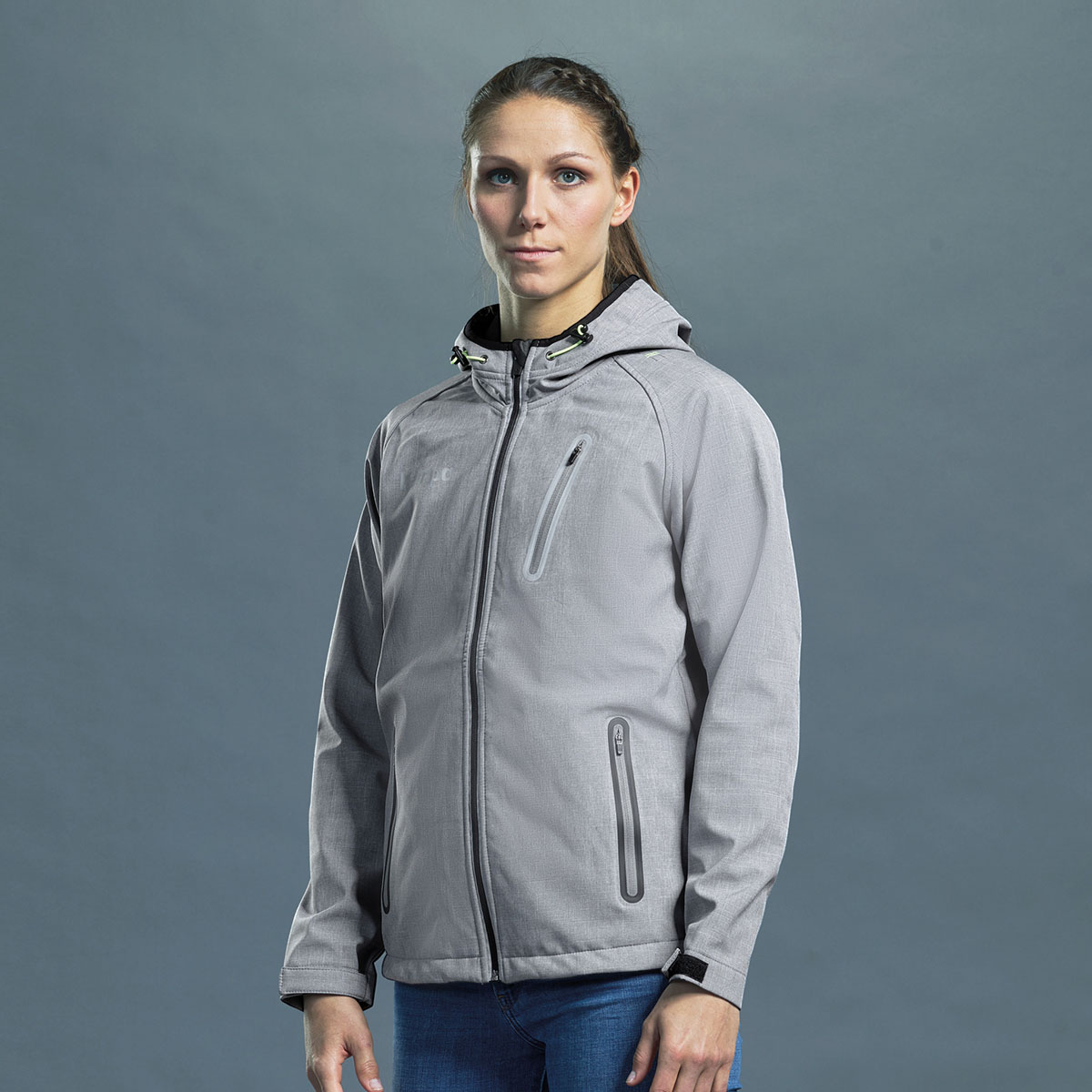1200-_0000_Xenia-CORE-2-0-SOFTSHELL-JACKET-WOMEN-2003255 detail.productImageAltText