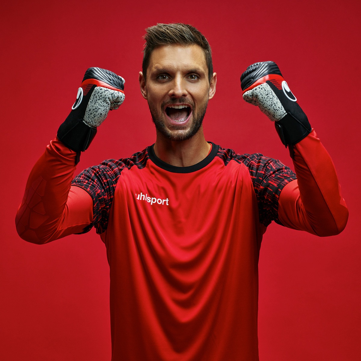 1200x1200px_POWERLINE_Image_Sven-Ulreich_02SeZBZjo7Z8l7K