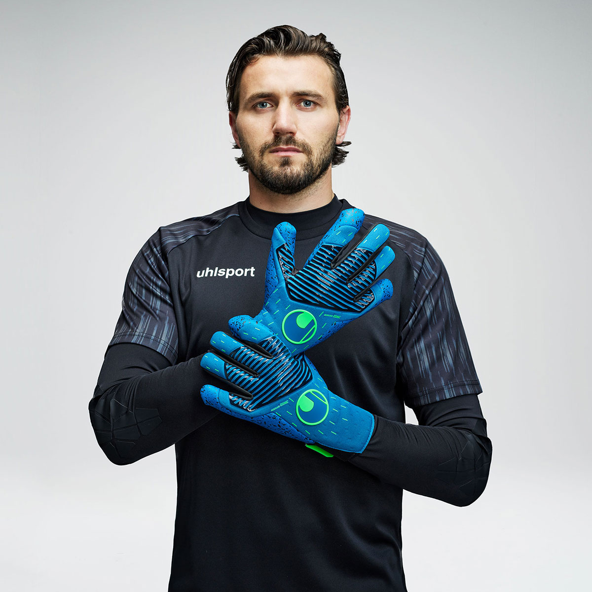 100366701_Reaction-Goalkeeper-Set_101127001_Speed-Contact-Aquagrip-HN