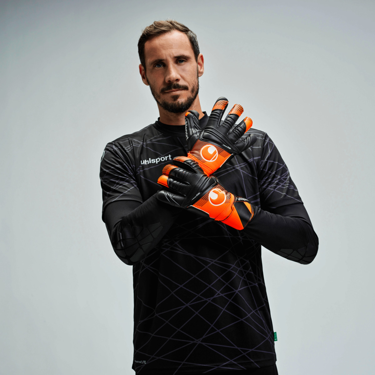 100529201_PREDICTION-GOALKEEPER-SET_101131601_Super-Resist_Jens-Grahl_02_pngkXrt06bV30zCz