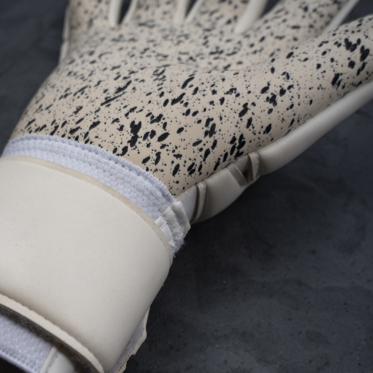 uhlsport Pro Supergrip+ HN ltd. 75years Torwarthandschuhe in limitierter Jubiläumsedition zum 75-jährigen Bestehen