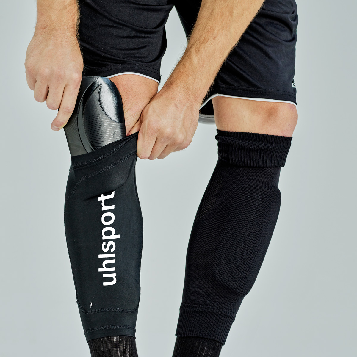 100427501_uhlsport-Guard-Sleeve detail.productImageAltText
