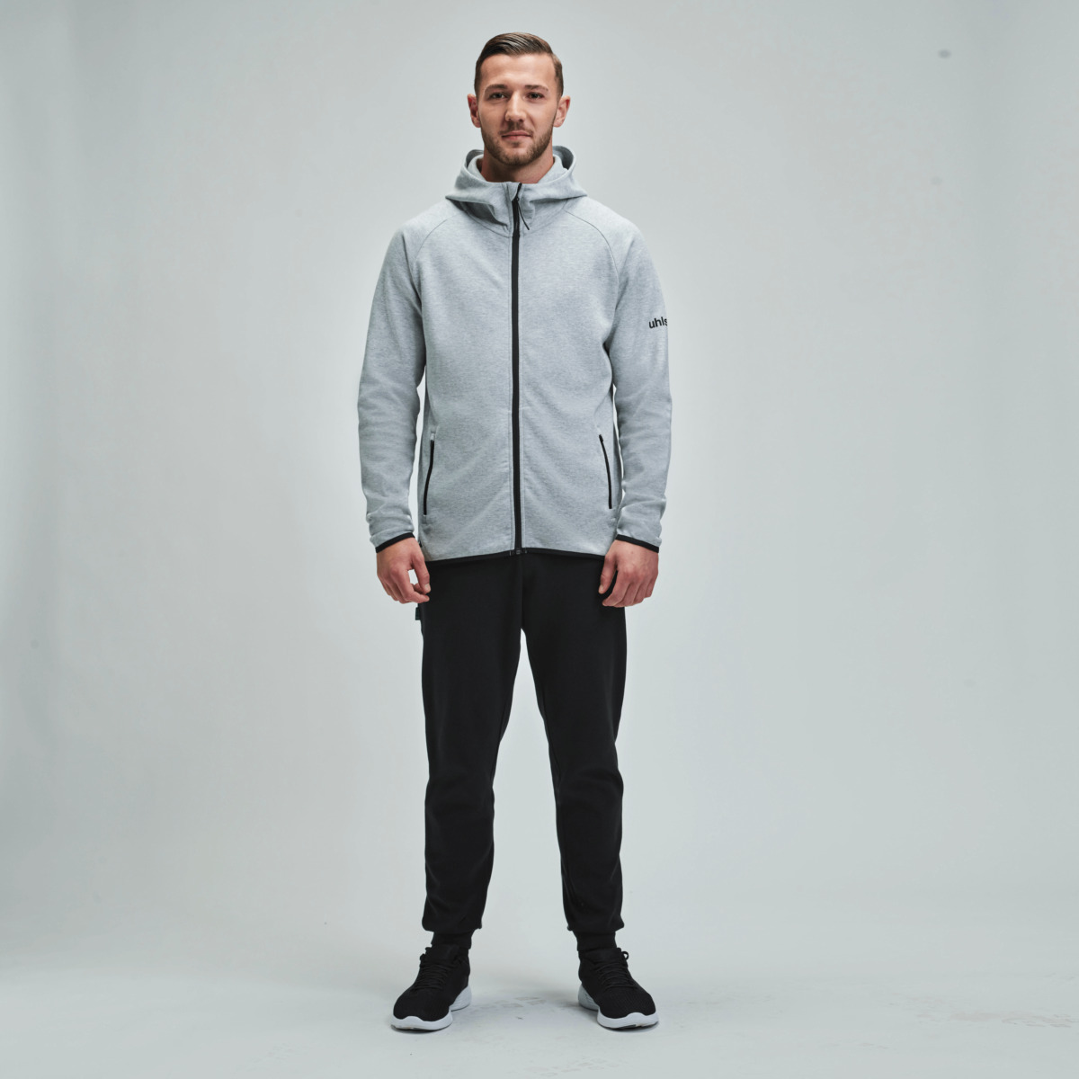 100528664_ID-HOOD-JACKET_100528801_100369401_100841001_Henning-Schwenk_03_pngaagN1MGHyeDzv