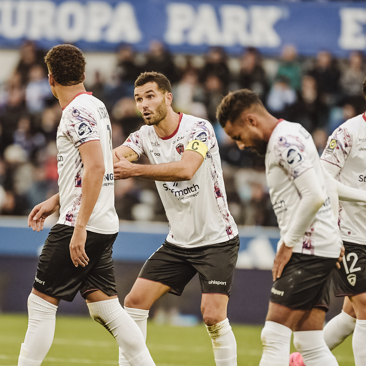 Clermont Foot Auswärtstrikot 2023 24 im Spiel
