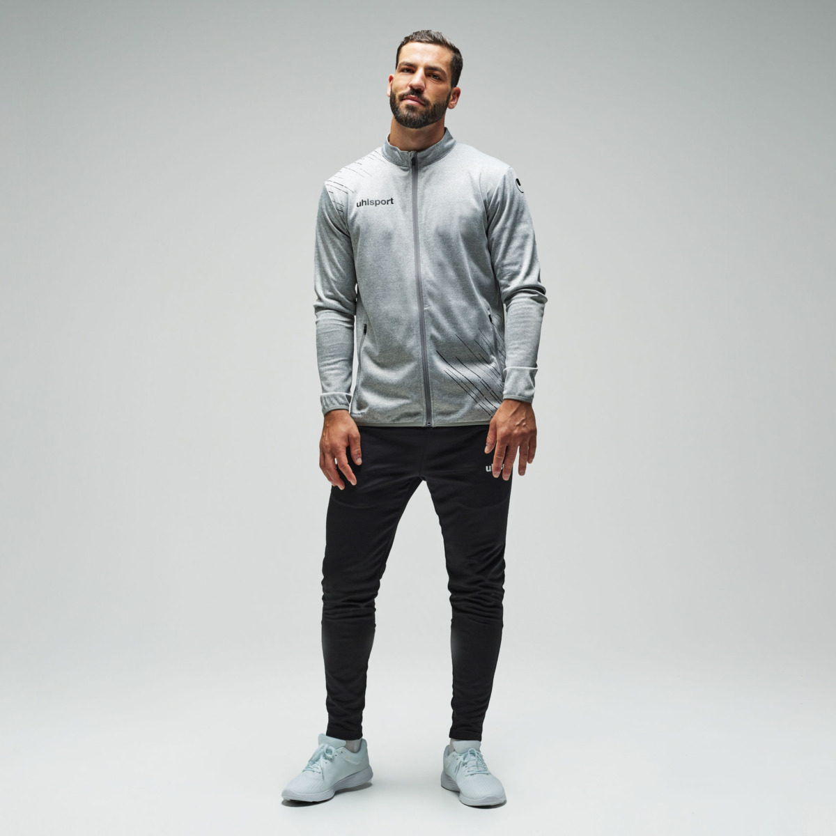 100527505_Score-26-Classic-Jacket_100522101_Uhlsport-Team-Hose_pngTpyzT2EB1UPXA