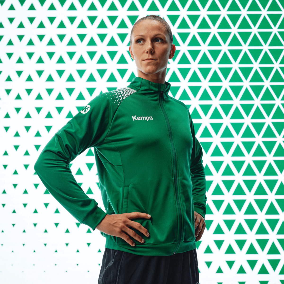 detail.productImageAltText