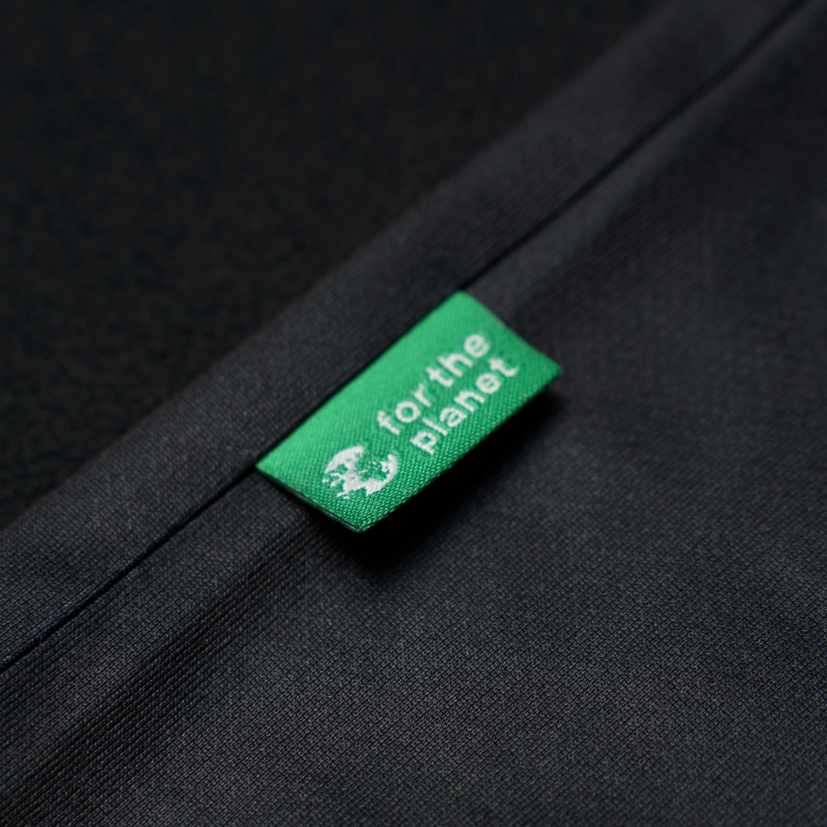 Retro 2 Shirt-pro_closeup_03