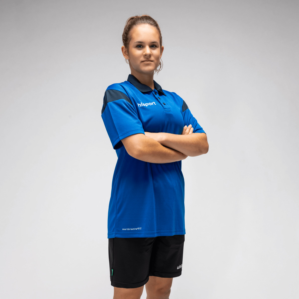 100225943_SQUAD27-POLO-SHIRT_100529001_100369401_100841001_Lena-Manz_01_pngwV6Ohk4ZNemtm
