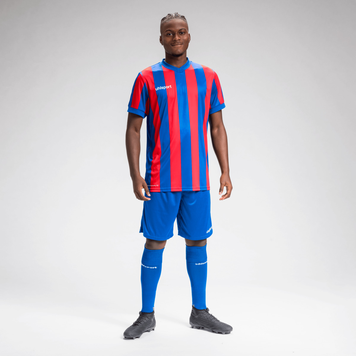 100226040_RETRO-STRIPE_100334207_100330211_Precious-Onuoha_02_pngvExUsdl7fl7vg
