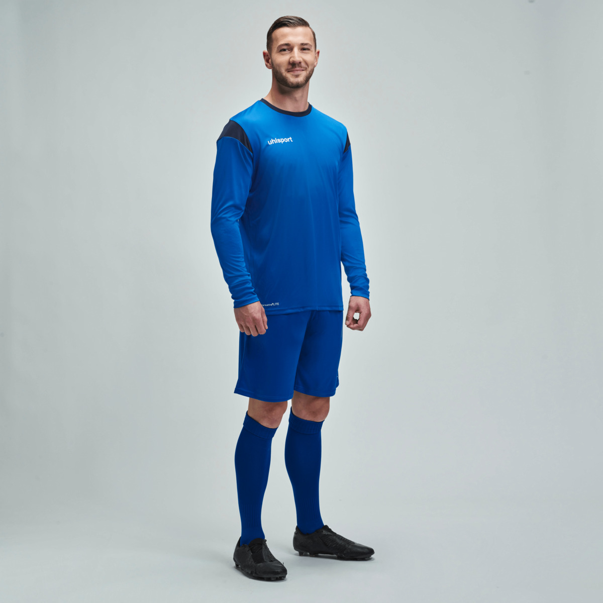 100225443_SQUAD-27-LONGSLEEVE_100334207_100330211_Henning-Schwenk_03_pngX3s0eQgXiEyPe