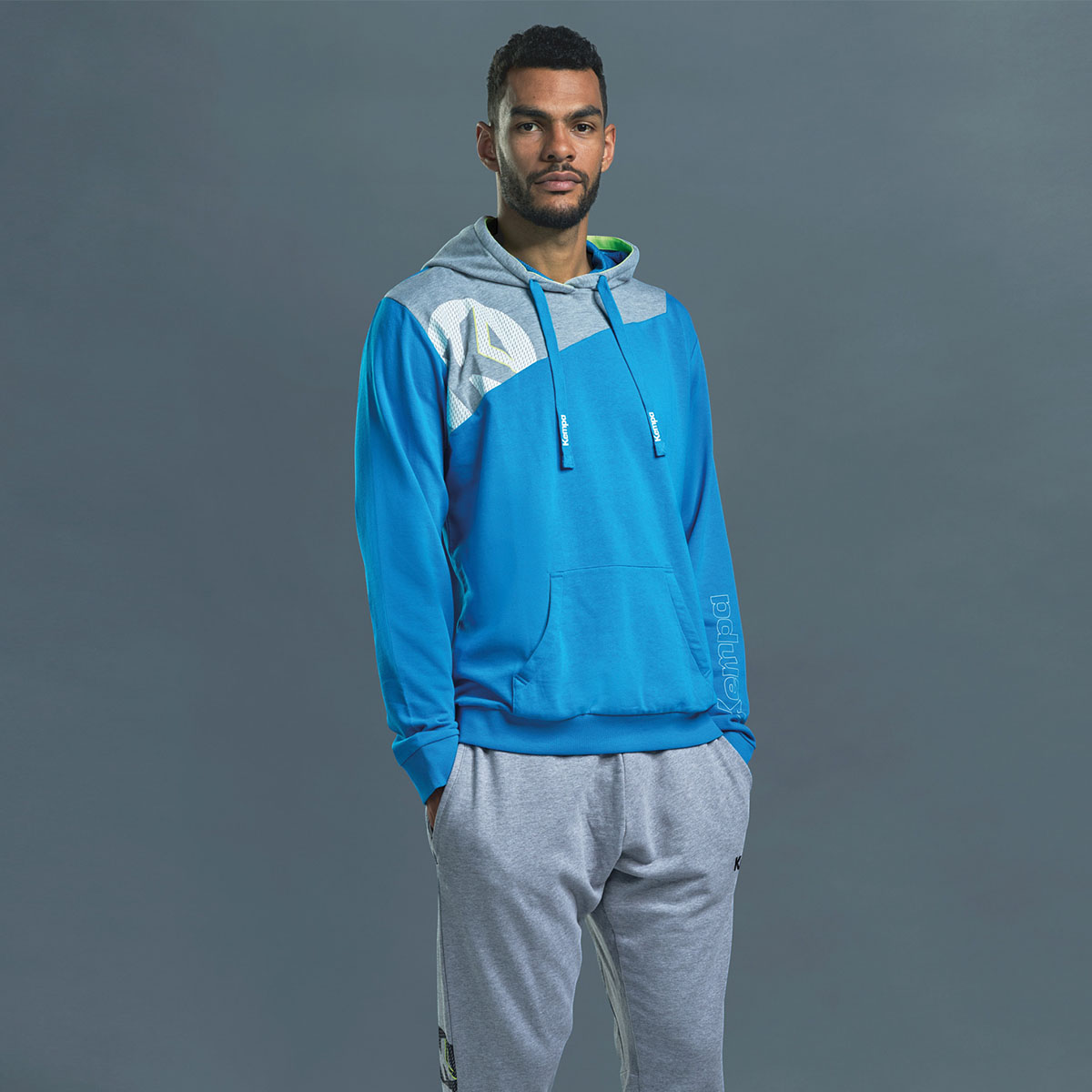 CORE HOODY in kempablau/dark grau melange beim