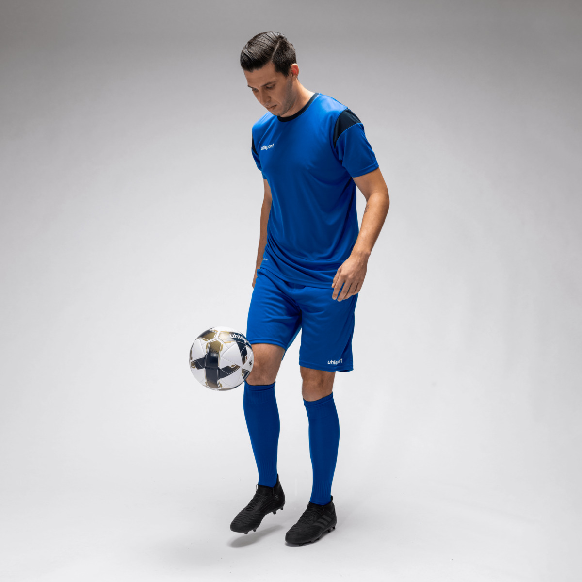 100225343_SQUAD27-TRIKOT_100334207_100330211_Matthias-Schmitz_05_pngcytPtaYDo0pB6