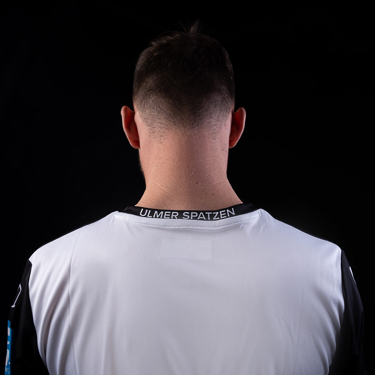 SSV Ulm Heimtrikot 2024 25 Nacken getragen