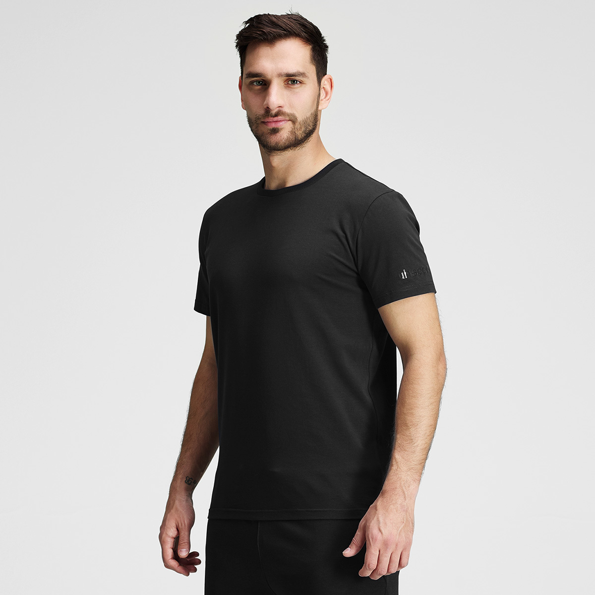 ESSENTIAL_PRO_SHIRT91rf0Y8YPDDXu
