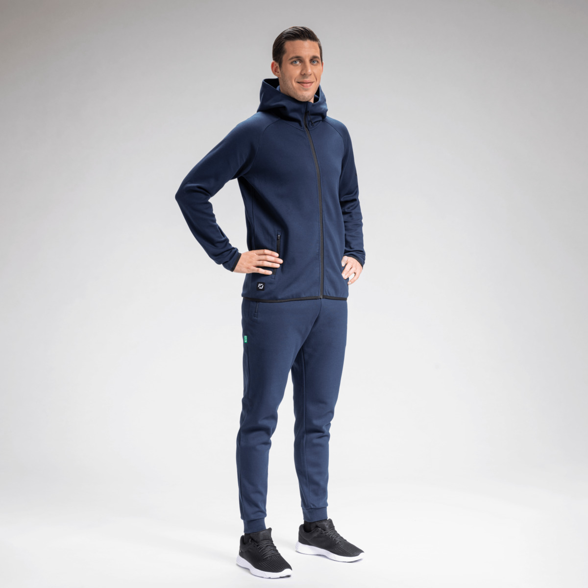 100528641_ID-HOOD-JACKET-_100528841_100369401_100841001_Matthias-Schmitz_03_pngnP7jCty6CVKlO