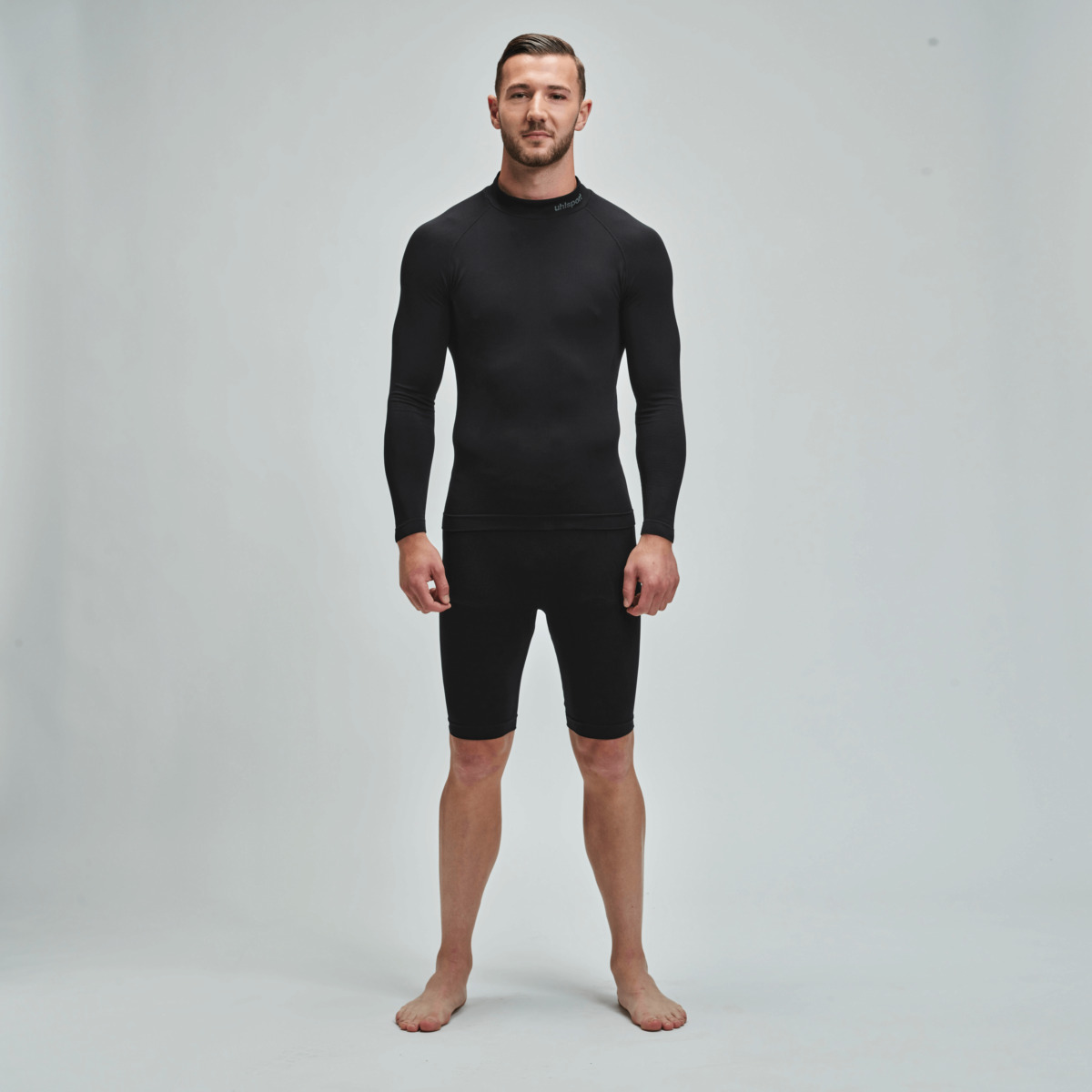 100226401_BASELAYER-TURTLENECK-PERFORMANCE-PRO_100226301_Henning-Schwenk_01_pnghyAwhPuXPAma3 detail.productImageAltText