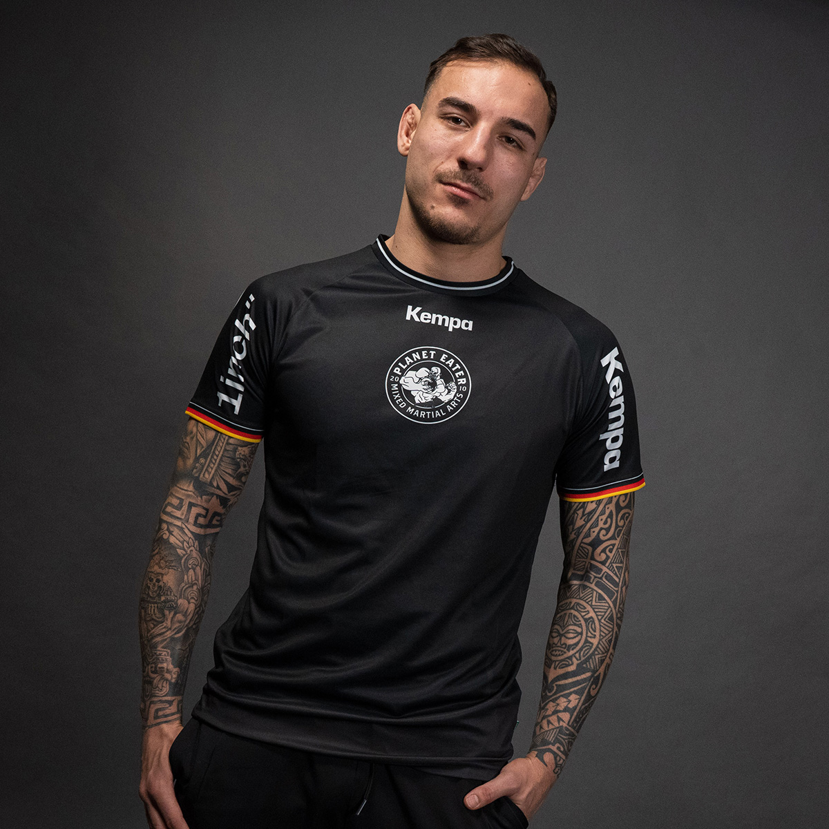 detail.productImageAltText