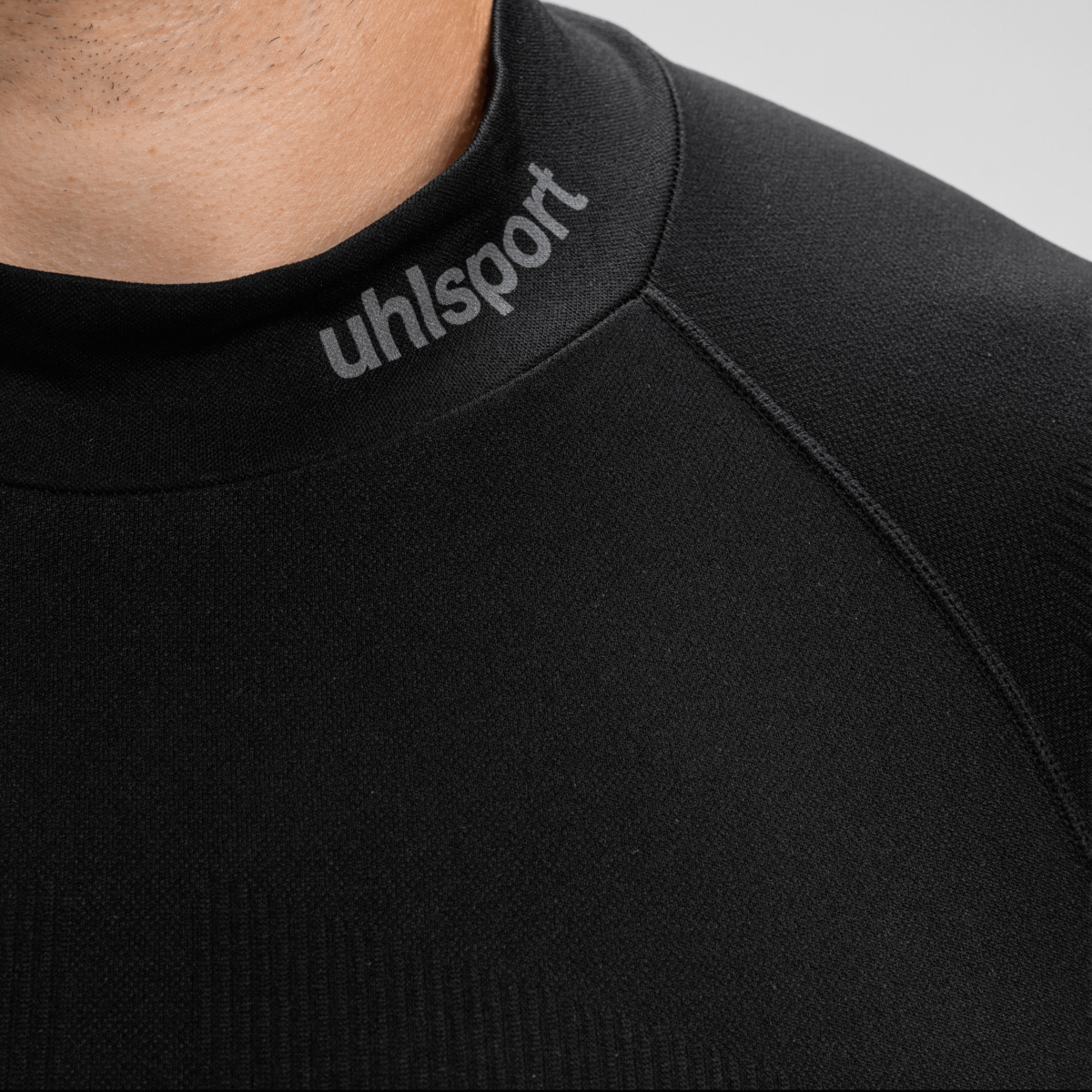 100226401_BASELAYER-TURTLENECK-PERFORMANCE-PRO_100226201_Matthias-Schmitz_02_pngJ5UBGbyZCbjaP detail.productImageAltText