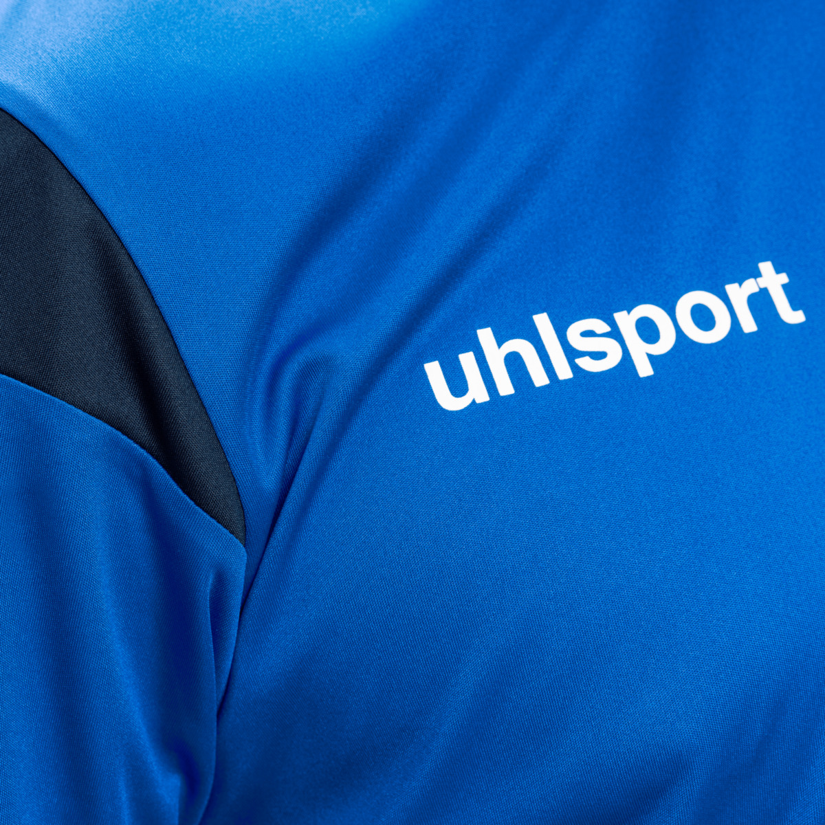 100225343_SQUAD27-TRIKOT_100334207_100330211_Matthias-Schmitz_06_pngso6IfeReFeEF2