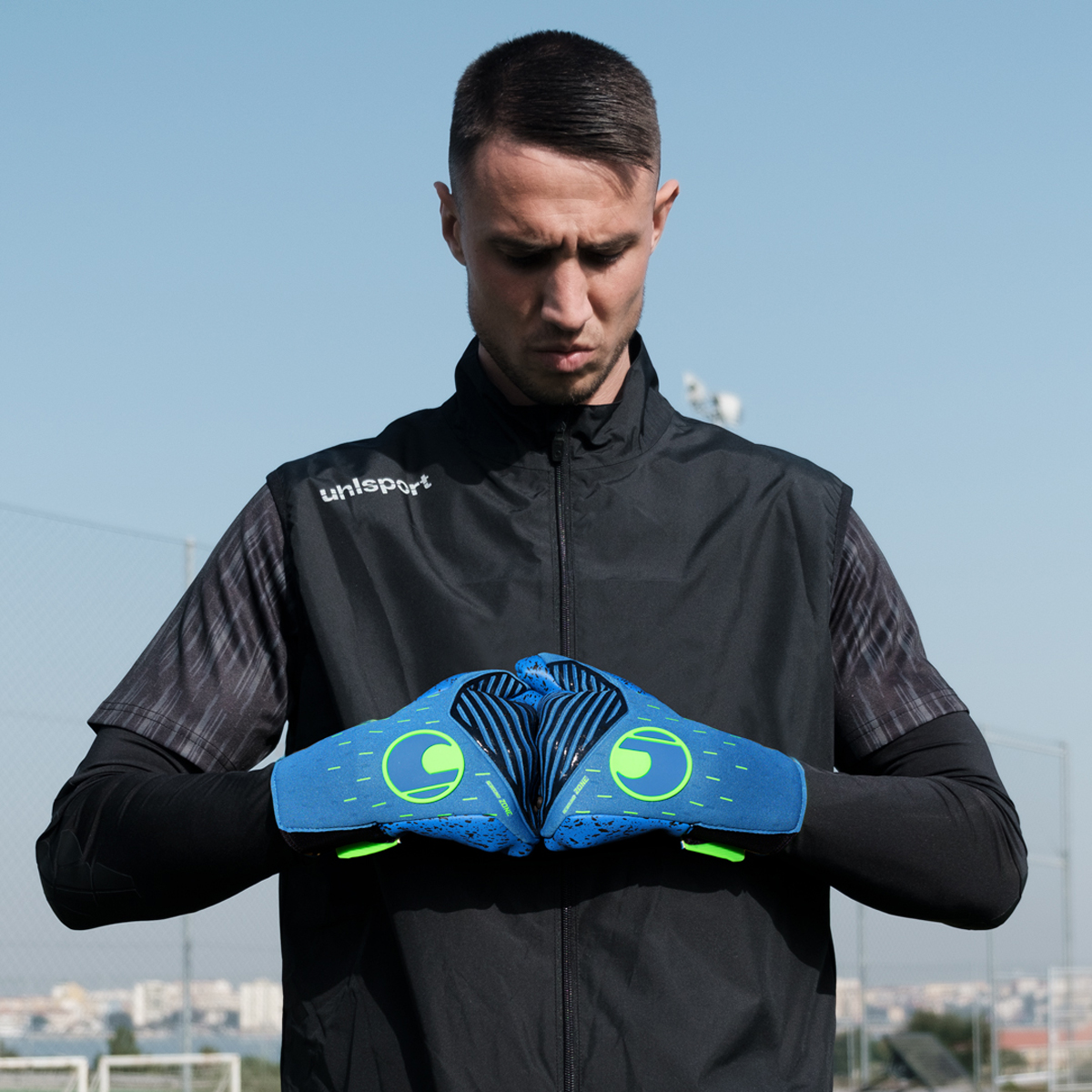 101127001_uhlsport-aquagrip-hn-goalkeeper-gloves_odysseas-vlachodimos_image-3