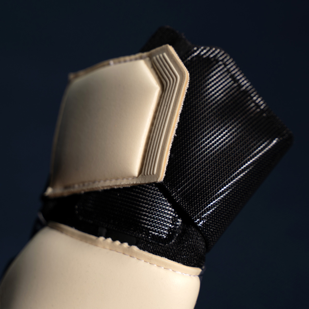 Prediction Absolutgrip HN Fit Torwarthandschuhe Prediction Absolutgrip HN Fit Torwarthandschuhe für ambitionierte und professionelle Torhüter