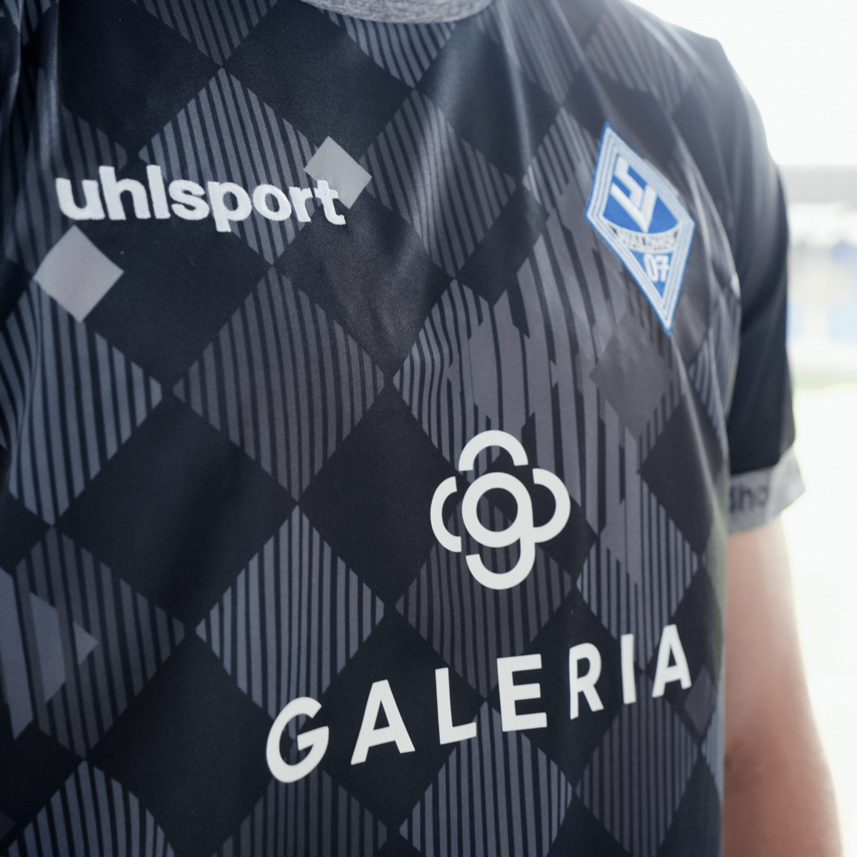 1002253031907_Ausweichtrikot_Waldhof-Mannheim_CloseUp_01_pngA2TLGI1glsEPj