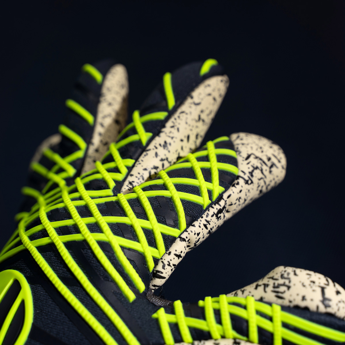 Prediction Supergrip+ Finger Surround Torwarthandschuhe Prediction Supergrip+ Finger Surround Torwarthandschuhe für professionelle Torhüter