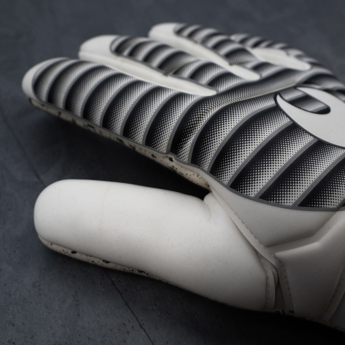 uhlsport Pro Supergrip+ HN ltd. 75years Torwarthandschuhe uhlsport Pro Supergrip+ HN ltd. 75years Torwarthandschuhe in limitierter Jubiläumsedition zum 75-jährigen Bestehen