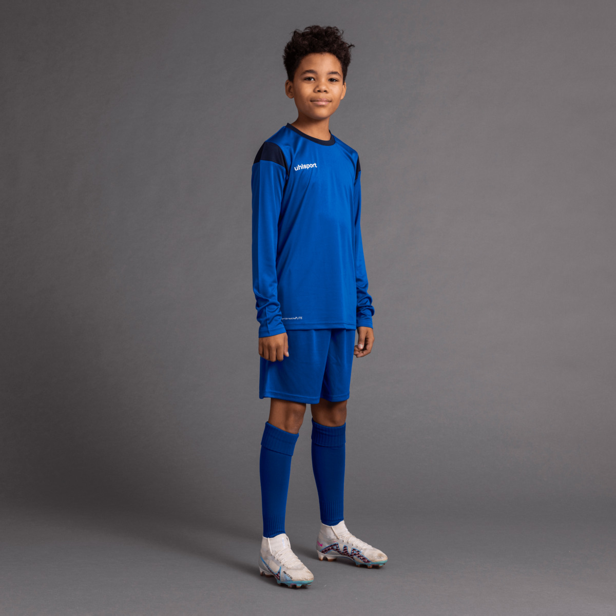 100225443_SQUAD-27-LONGSLEEVE_100334207_100330211_Luis_01_pngPMoKhJxNM2HgA